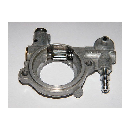POMPA OLIO MOTOSEGA STIHL 024 026 MS260 MS240  11210071043 